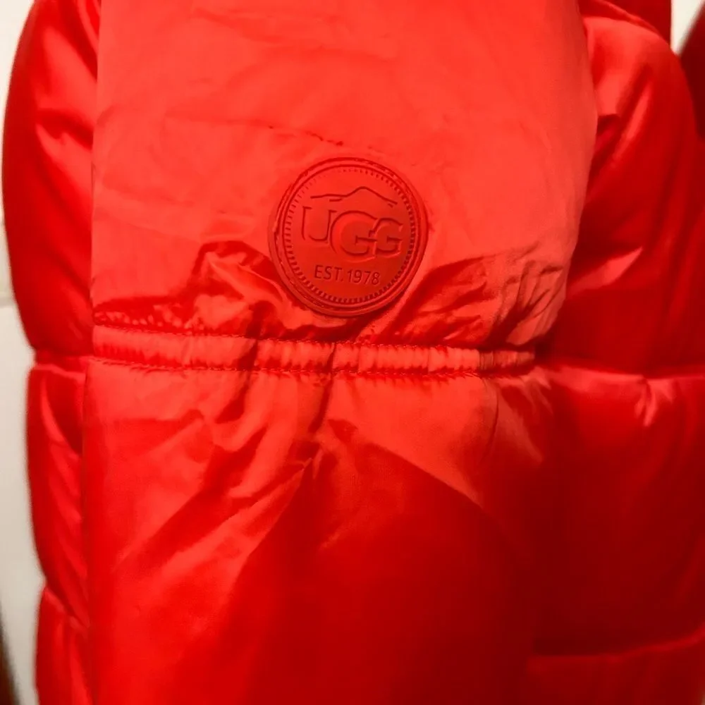 Women’s UGG water, resistant puffer, jacket, size large - Picture 8 of 9